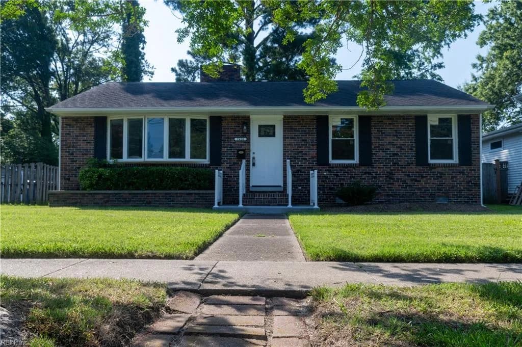 7410 Major AVE, NORFOLK VA 23505 - Photo 2