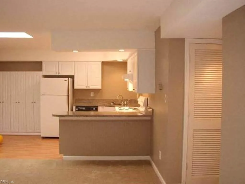 1006 Angler LN, VIRGINIABEACH VA 23451 - Photo 4