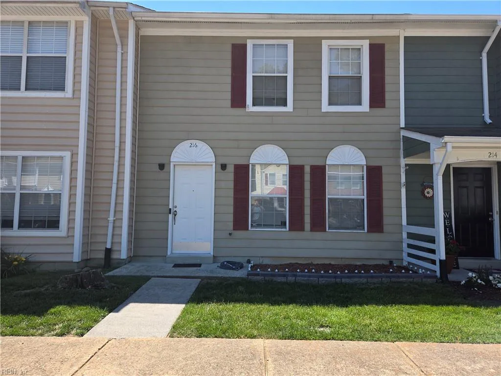 216 Whitewater DR, NEWPORTNEWS VA 23608