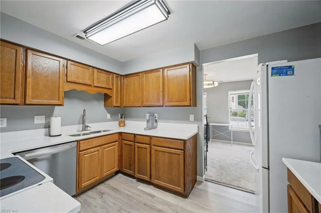 216 Whitewater DR, NEWPORTNEWS VA 23608 - Photo 5