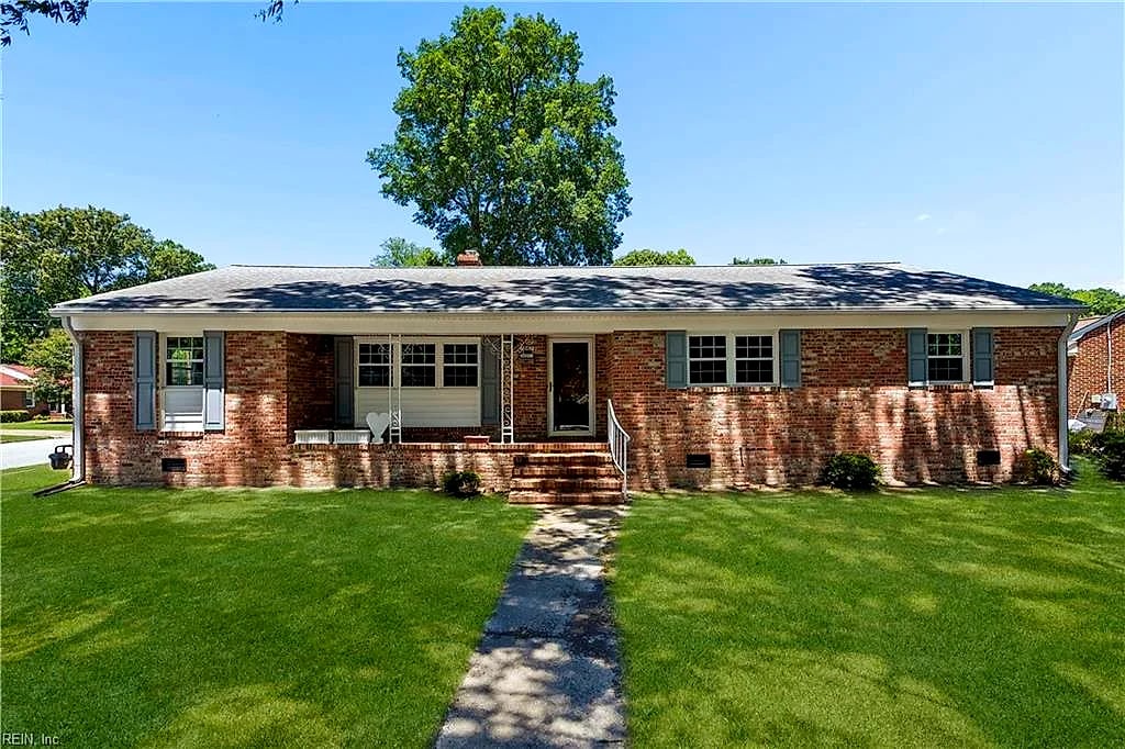 1667 Neptune DR, Hampton — 3 bed Residential, 1,839 sqft