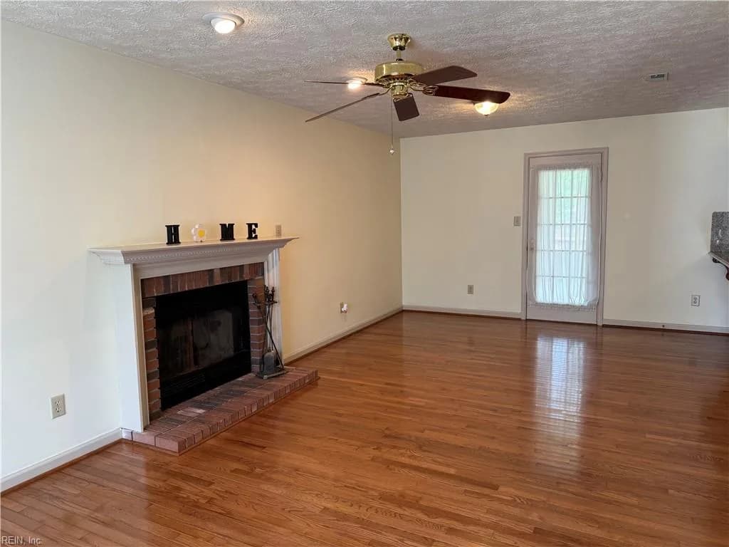 27 Bonney LN, HAMPTON VA 23669 - Photo 3
