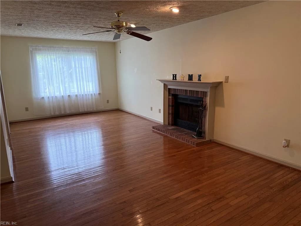 27 Bonney LN, HAMPTON VA 23669 - Photo 4