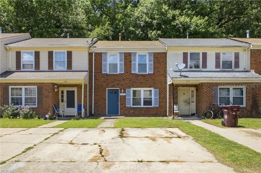 910 Wickford DR, CHESAPEAKE VA 23320 - Photo 2
