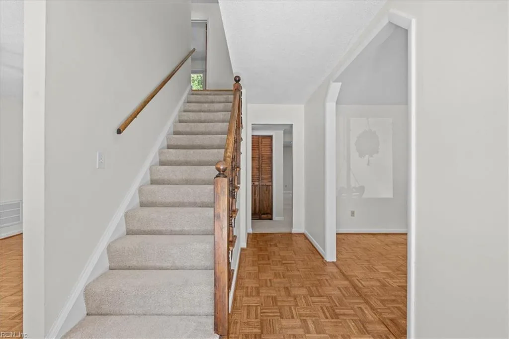 10 El Paso CT, HAMPTON VA 23669 - Photo 5