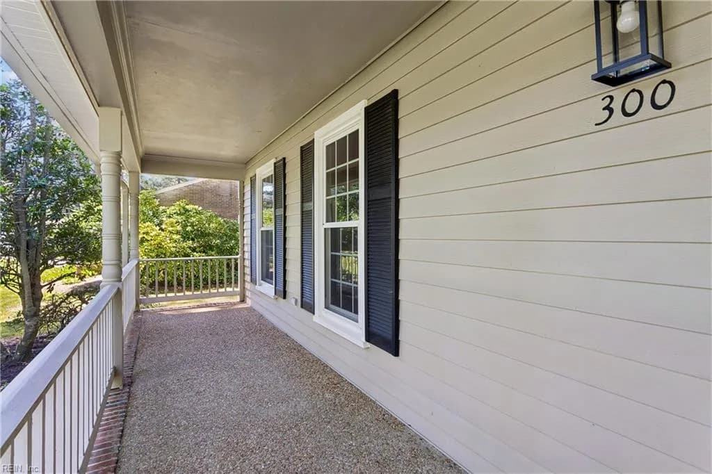 300 Moss AVE, SEAFORD VA 23696 - Photo 5