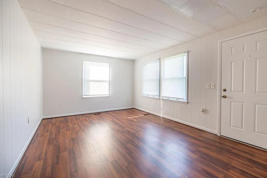 42 Fulton ST, HAMPTON VA 23663 - Photo 5