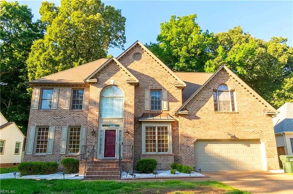 217 Pasture LN, Yorktown — 4 bed Residential, 2,794 sqft