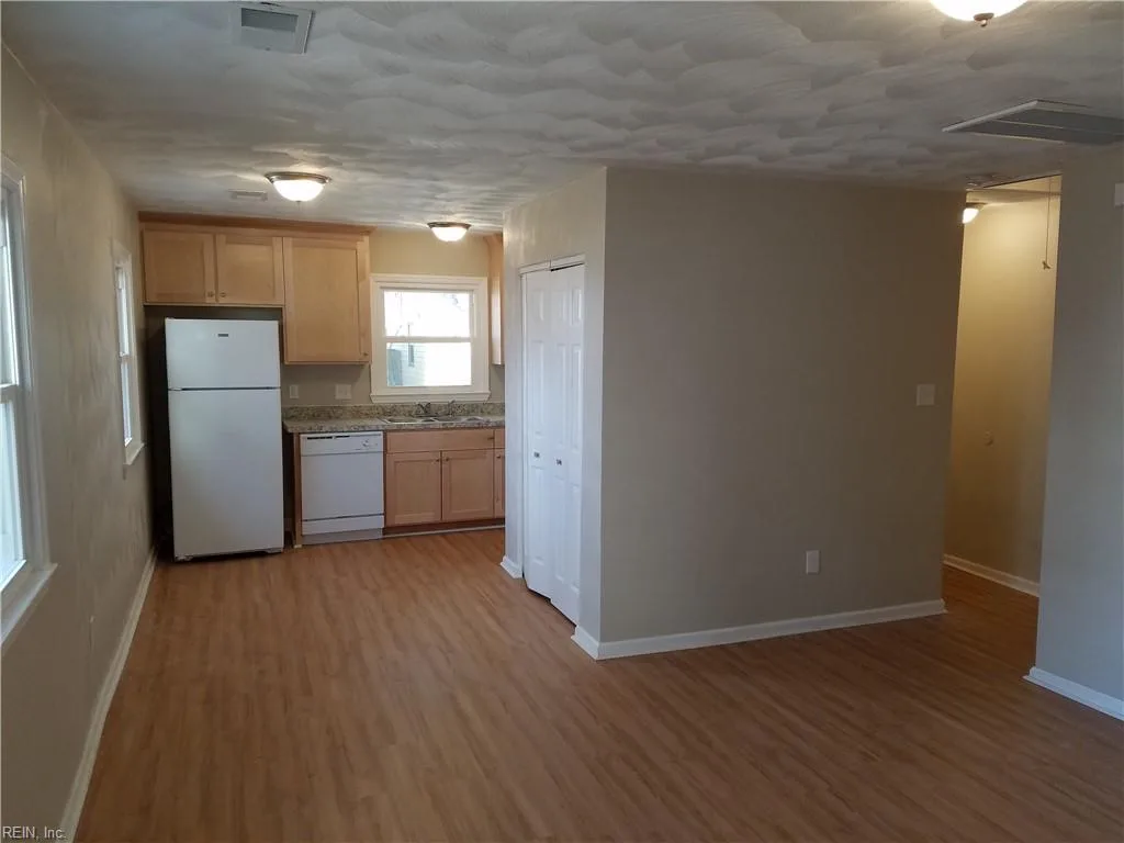 8021 Ransom RD #A-B, NORFOLK VA 23518 - Photo 4