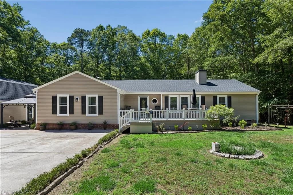 9006 Indian RD, GLOUCESTER VA 23061