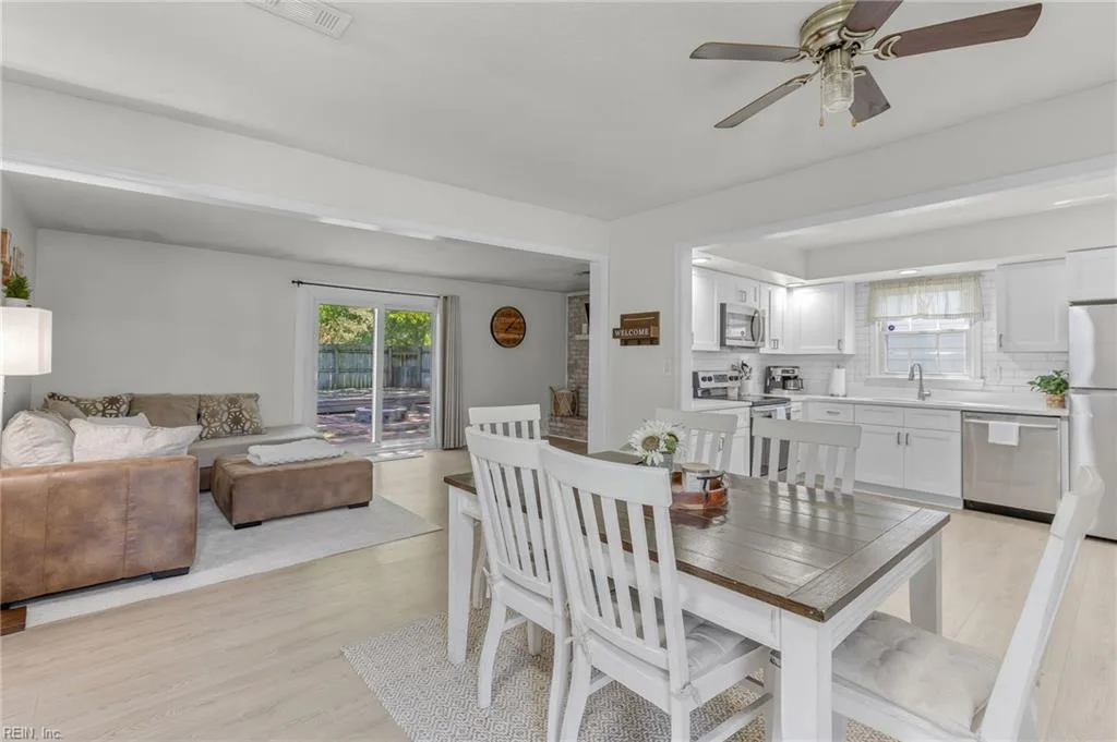 2893 Dante PL, VIRGINIABEACH VA 23453 - Photo 5