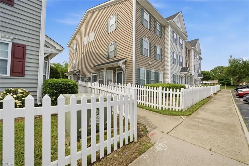 218 Teton CIR, SUFFOLK VA 23435 - Photo 3