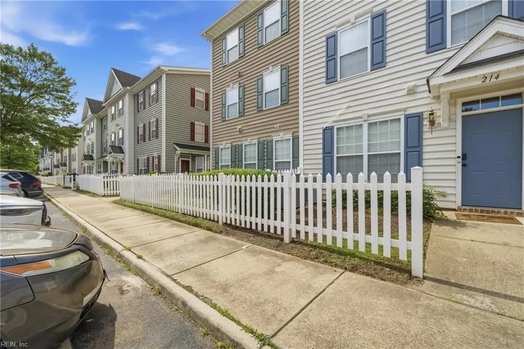 218 Teton CIR, SUFFOLK VA 23435 - Photo 5