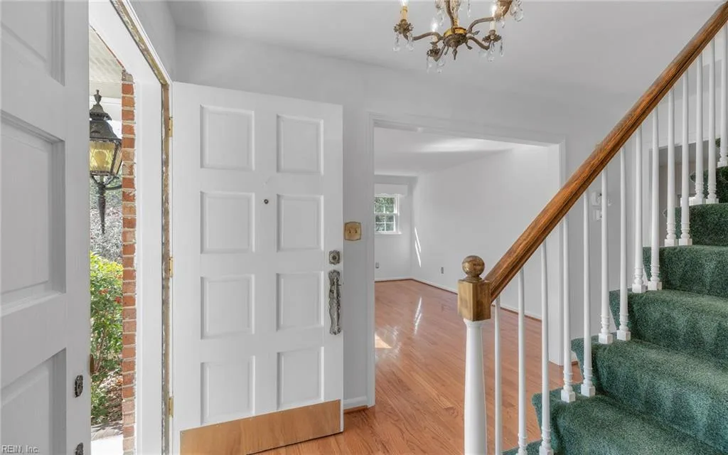 526 Elizabeth Lake DR, HAMPTON VA 23669 - Photo 5