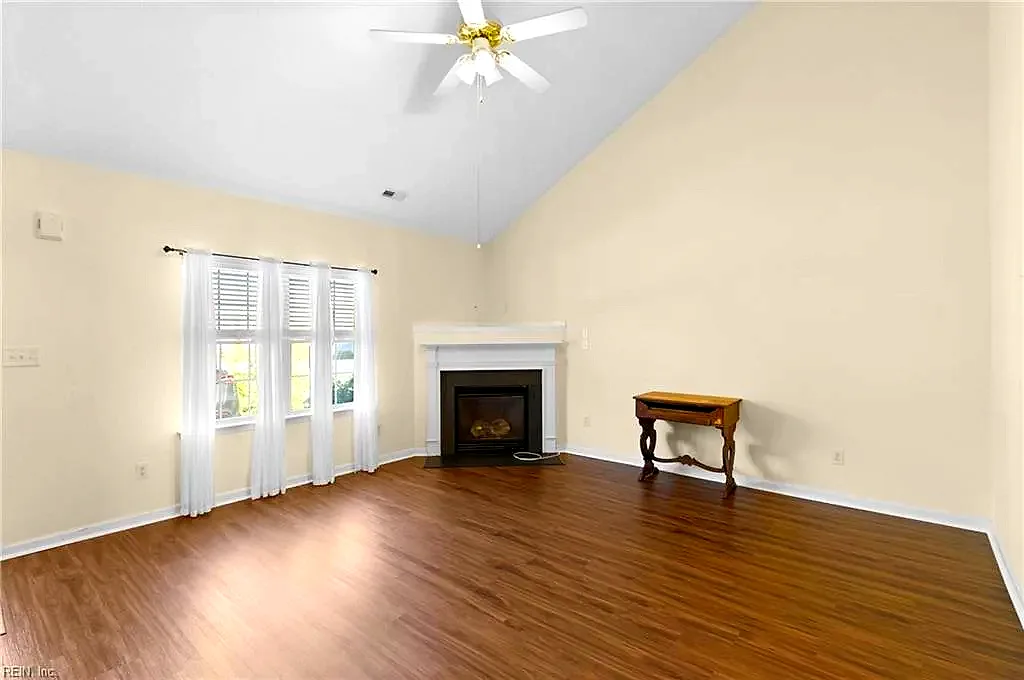 7752 The Points PL #703, GLOUCESTERPOINT VA 23062 - Photo 5