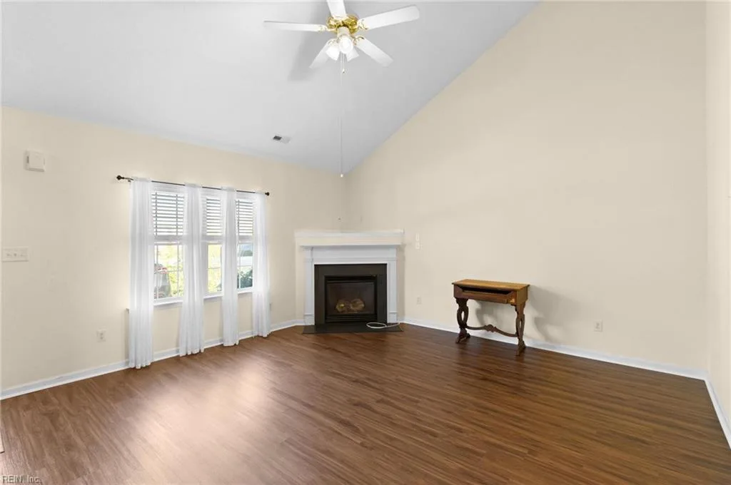 7752 The Points PL #703, GLOUCESTERPOINT VA 23062 - Photo 5