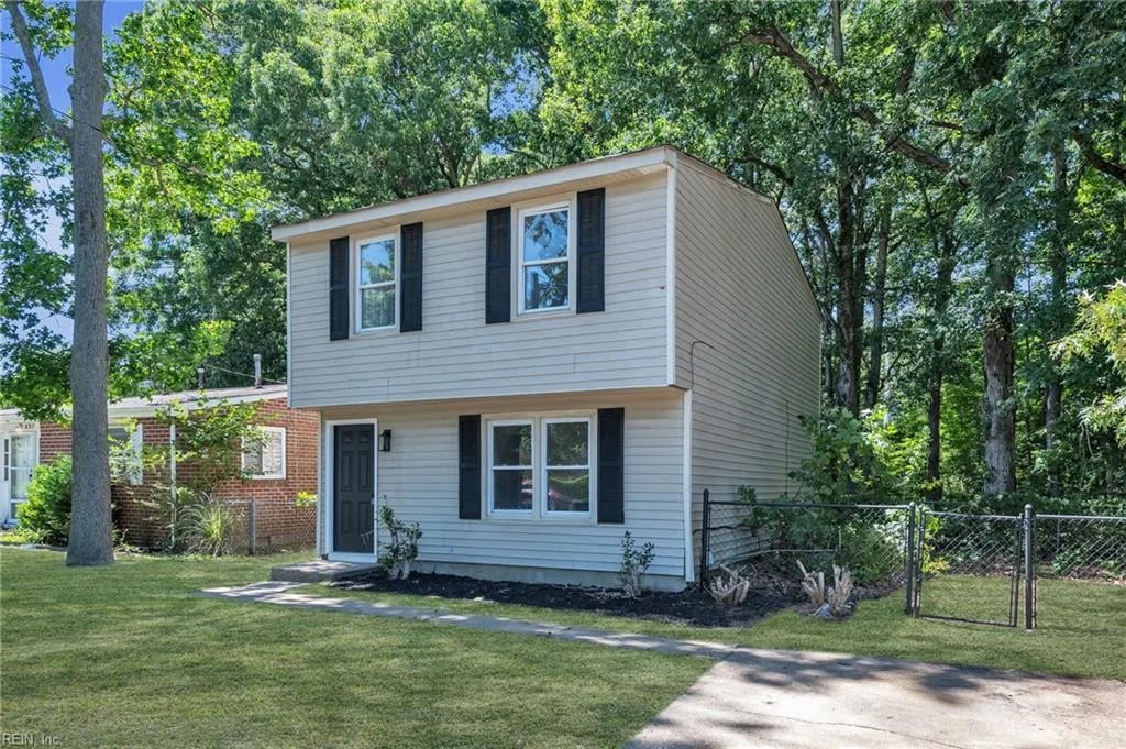 2319 Andrews BLVD, HAMPTON VA 23663
