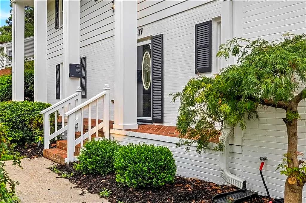 37 Indian Springs DR, NEWPORTNEWS VA 23606 - Photo 3