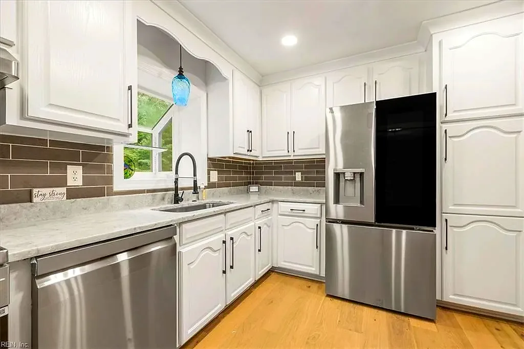 37 Indian Springs DR, NEWPORTNEWS VA 23606 - Photo 5