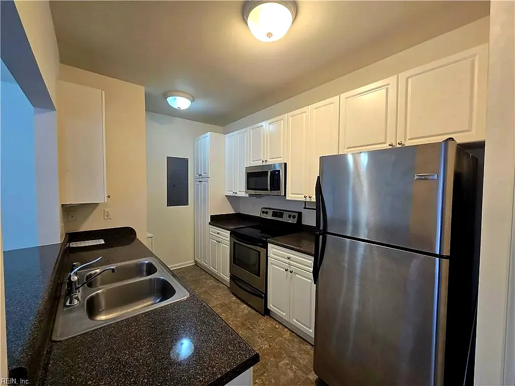 4425 Duffy DR, VIRGINIABEACH VA 23462 - Photo 5