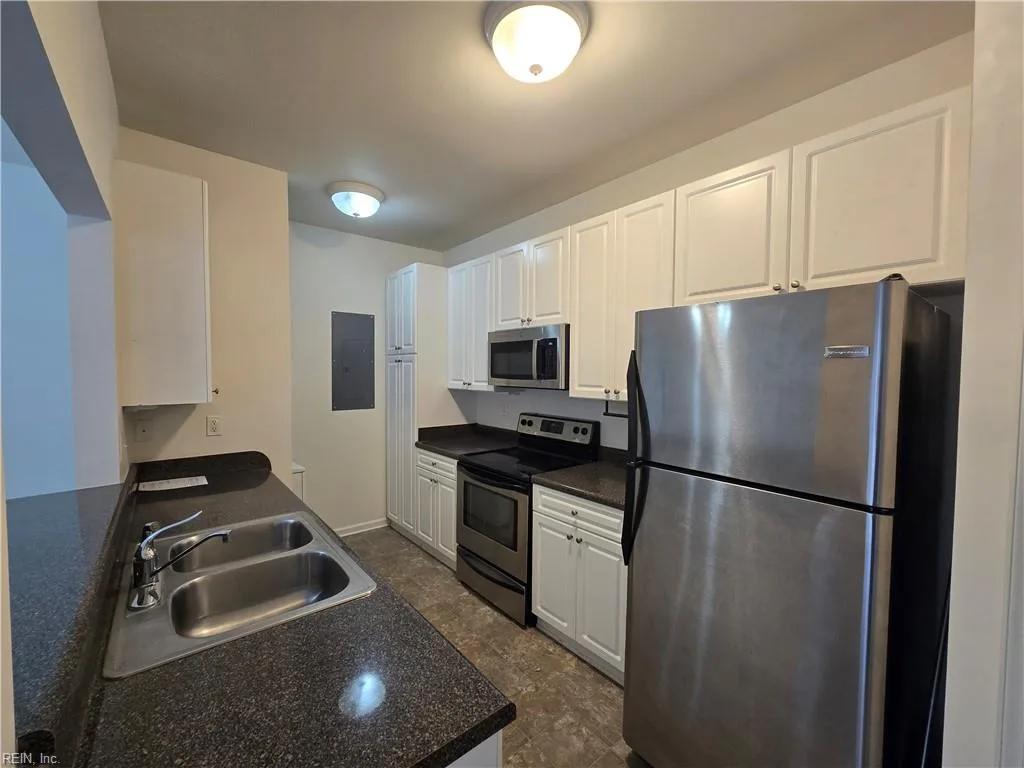 4425 Duffy DR, VIRGINIABEACH VA 23462 - Photo 5