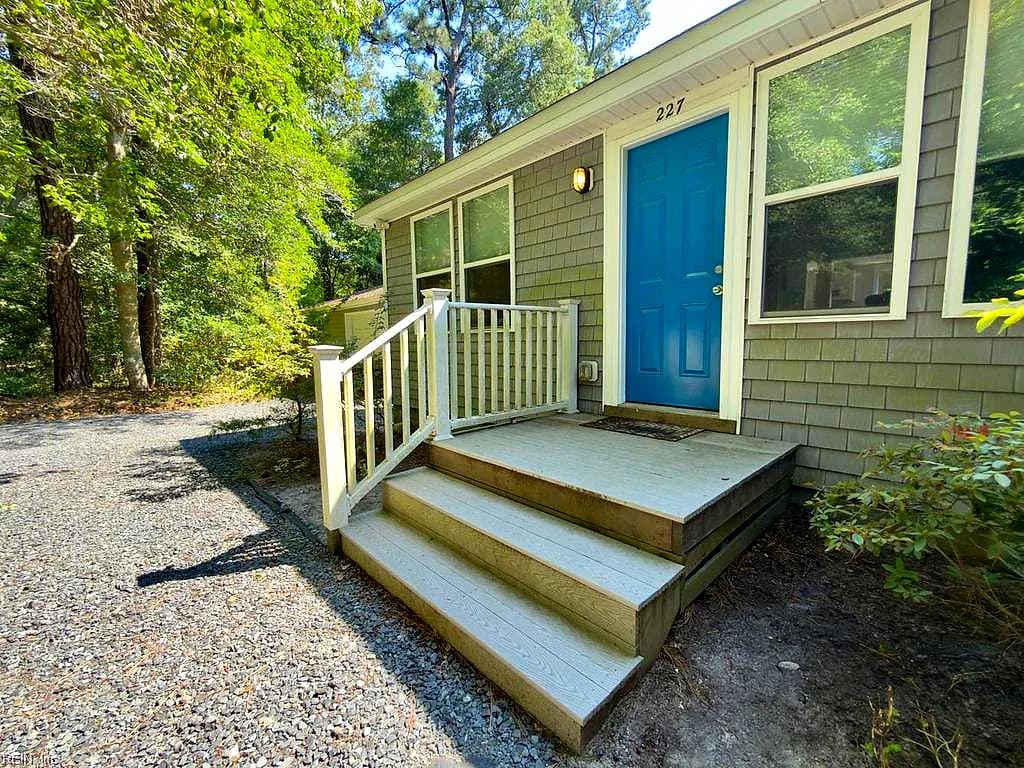 227 Colonial Beach RD, JARVISBURG NC 27947 - Photo 3