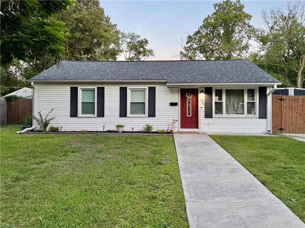 439 Walnut ST, HAMPTON VA 23669 - Main photo