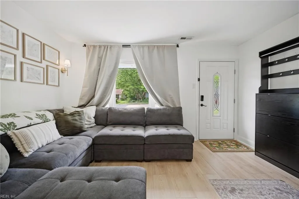 439 Walnut ST, HAMPTON VA 23669 - Photo 4