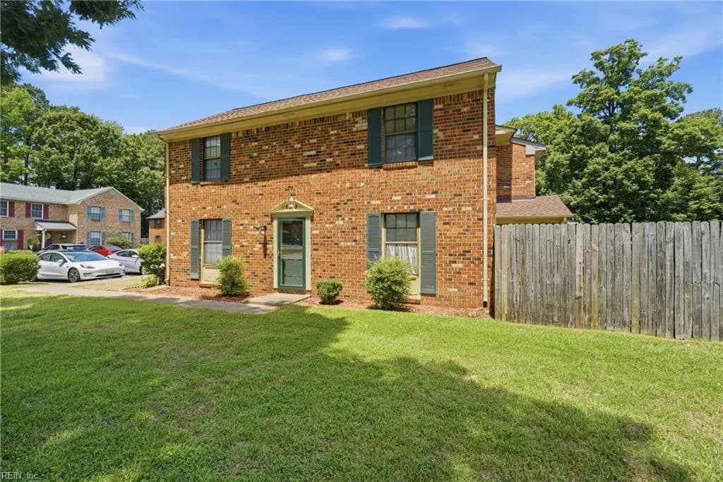 359 Deputy LN #F, NEWPORTNEWS VA 23608 - Photo 4