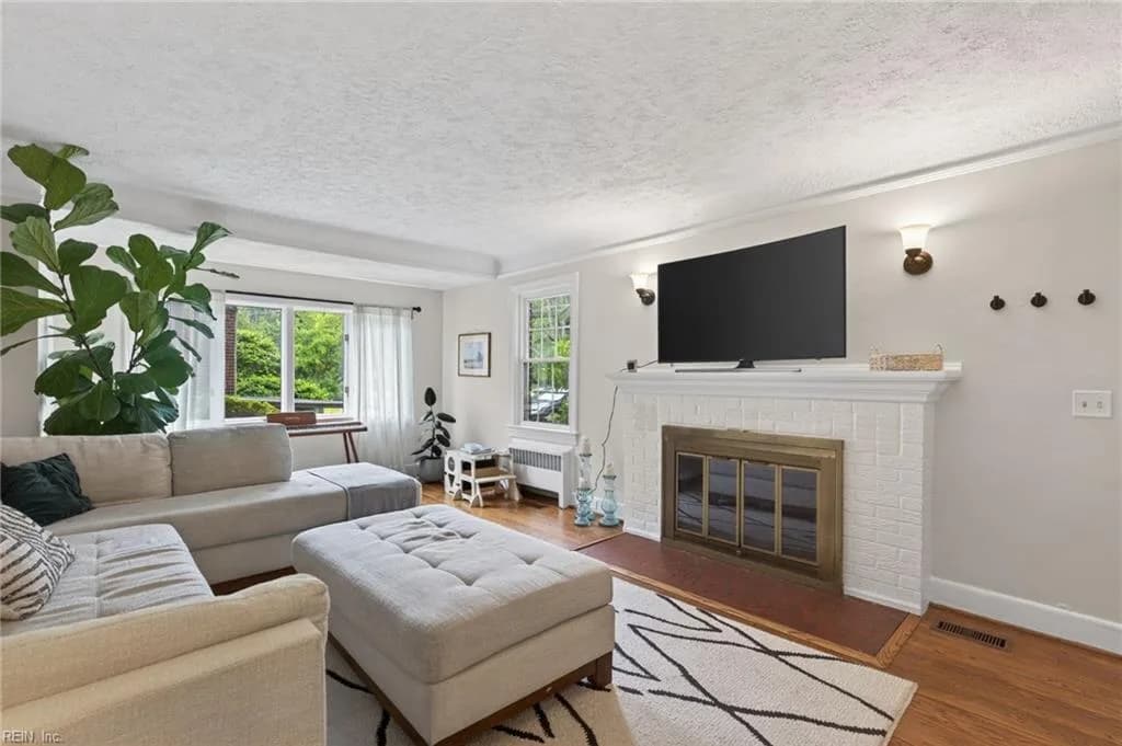 6031 Newport AVE, NORFOLK VA 23505 - Photo 4