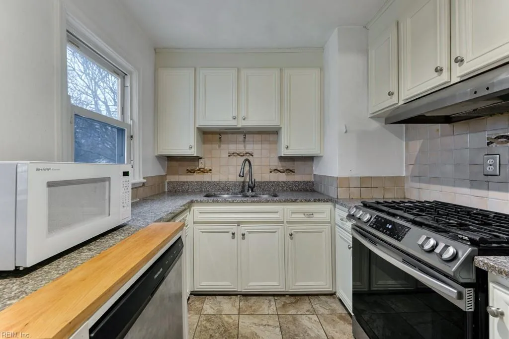 3529 Thurston ST, NORFOLK VA 23513 - Photo 4