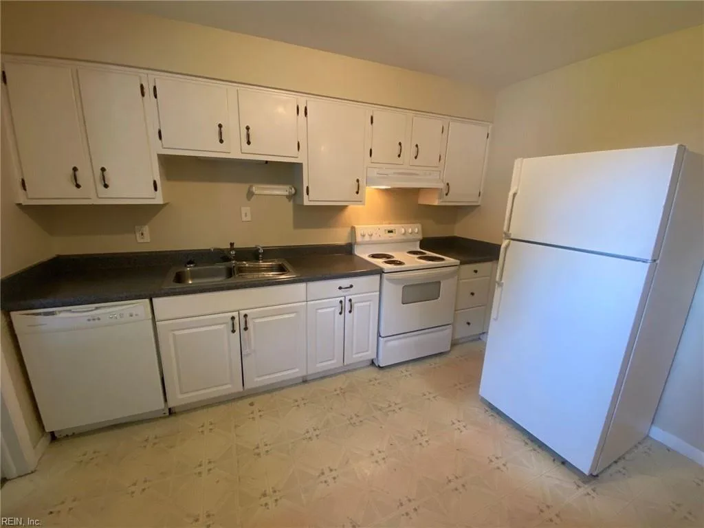 1676 Da Vinci DR, VIRGINIABEACH VA 23454 - Photo 3