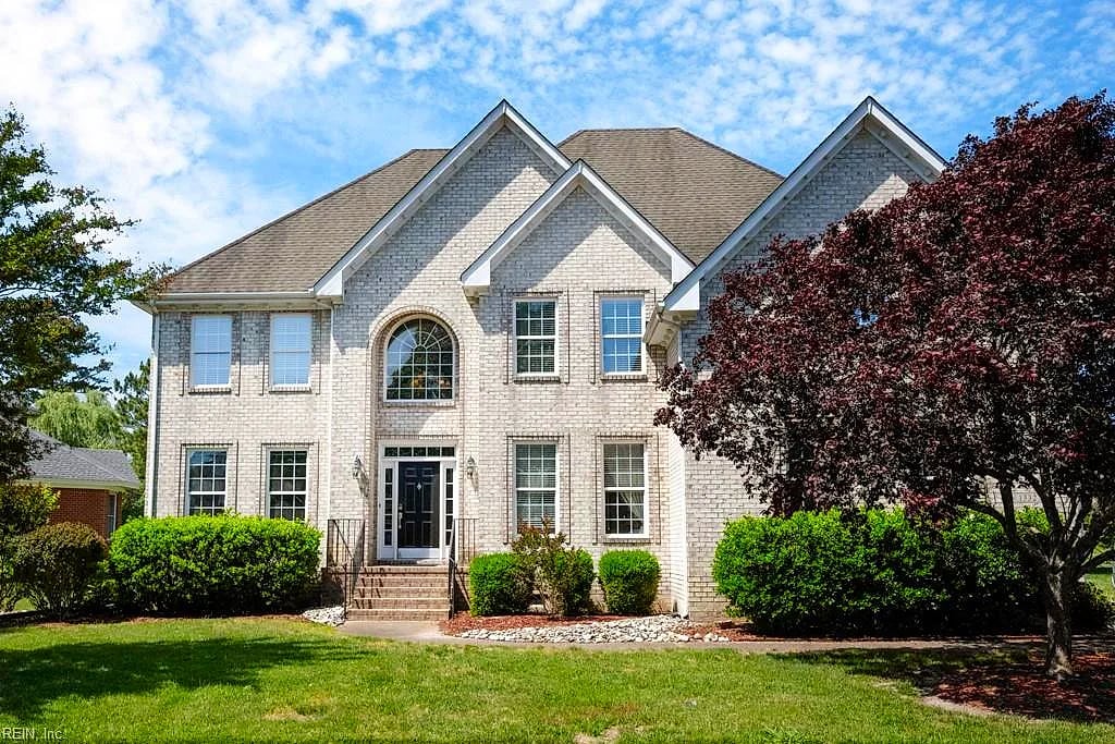 1332 Club House DR, Chesapeake — 4 bed Residential, 3,707 sqft