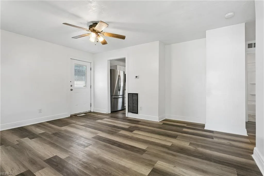 401 Melville RD, HAMPTON VA 23661 - Photo 4