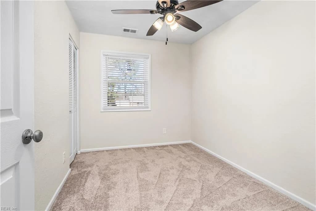 3633 Britt TER, VIRGINIABEACH VA 23452 - Photo 5