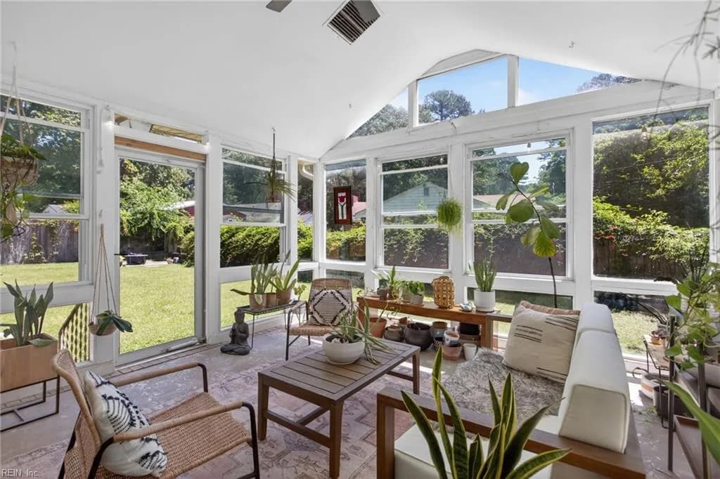 2321 Bidgood DR, PORTSMOUTH VA 23703 - Photo 2