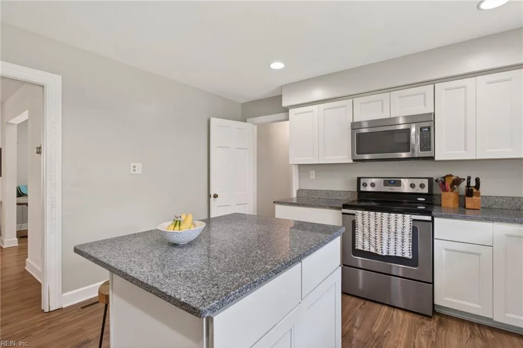 2321 Bidgood DR, PORTSMOUTH VA 23703 - Photo 5