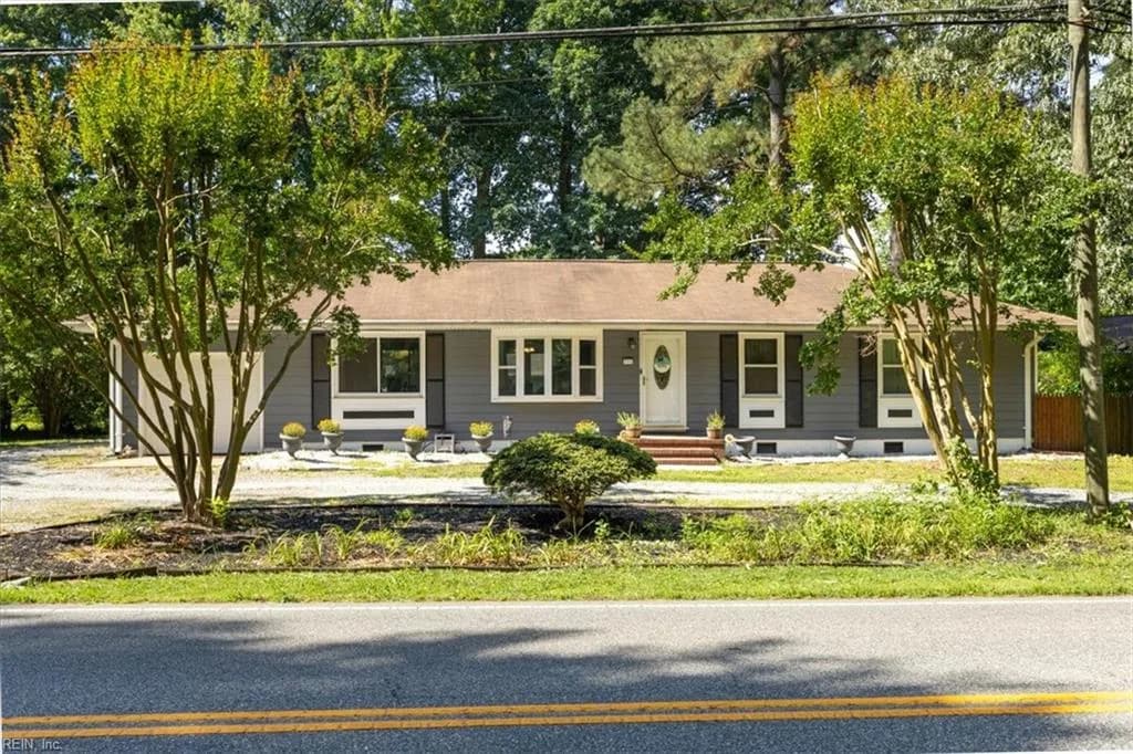 702 Seaford RD, SEAFORD VA 23696 - Main photo