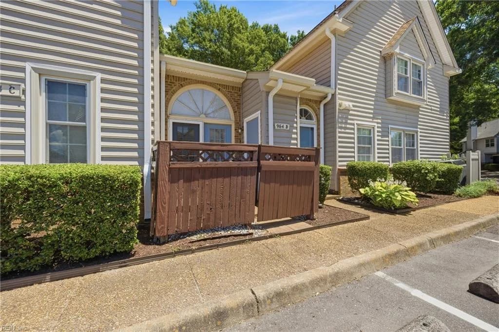 964 Saint Andrews RCH #B, CHESAPEAKE VA 23320 - Photo 2