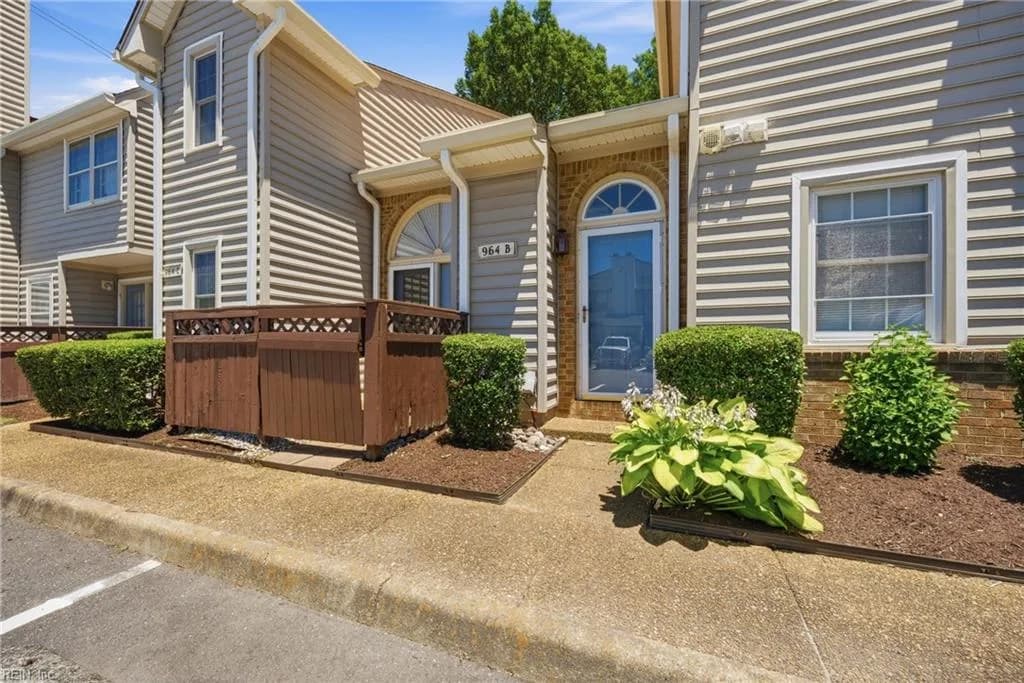 964 Saint Andrews RCH #B, CHESAPEAKE VA 23320 - Photo 3