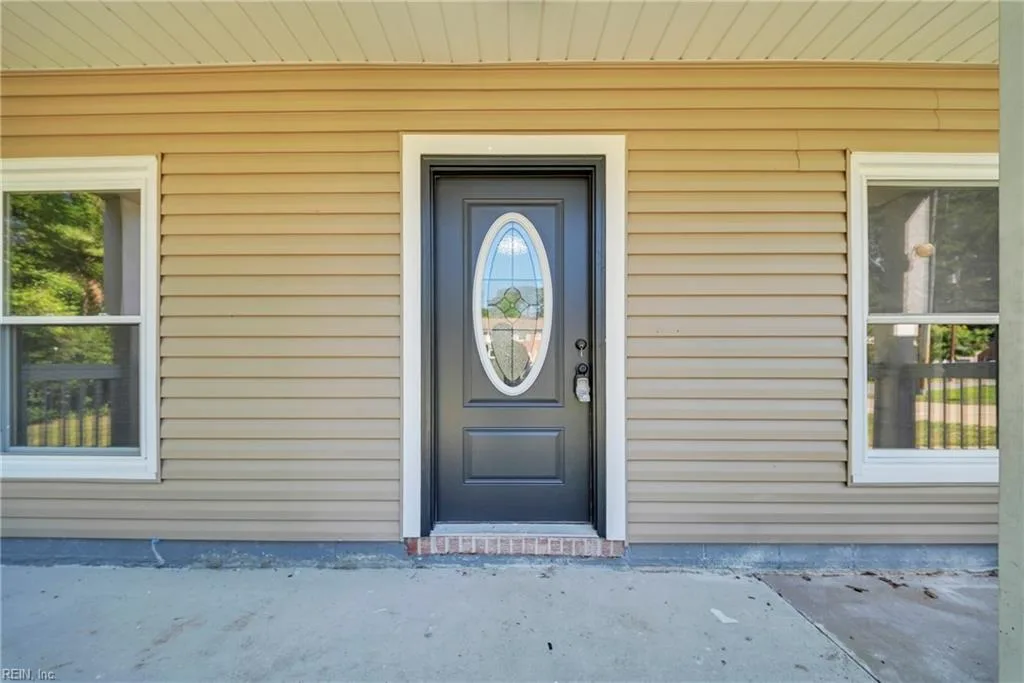 927 Moyer RD, NEWPORTNEWS VA 23608 - Photo 5