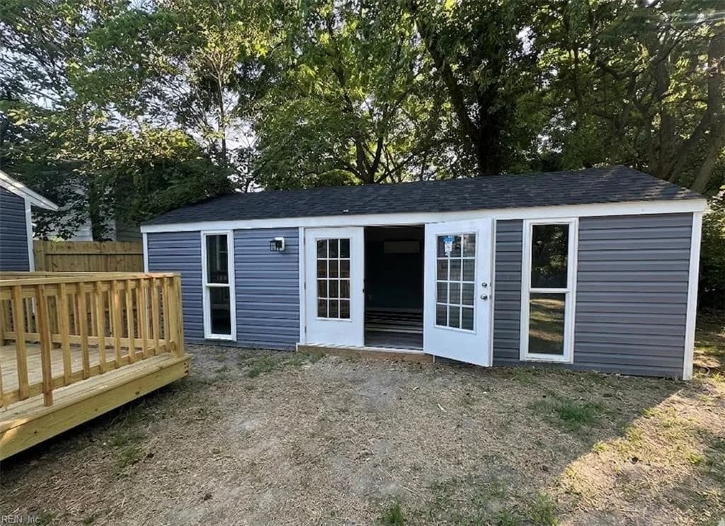 26 Woodland RD, HAMPTON VA 23663 - Photo 3
