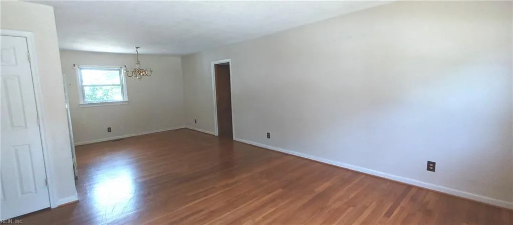 329 DE LAURA DR, NEWPORTNEWS VA 23608 - Photo 3