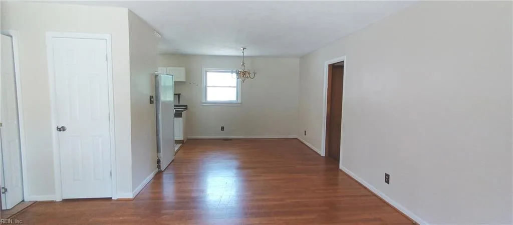 329 DE LAURA DR, NEWPORTNEWS VA 23608 - Photo 4