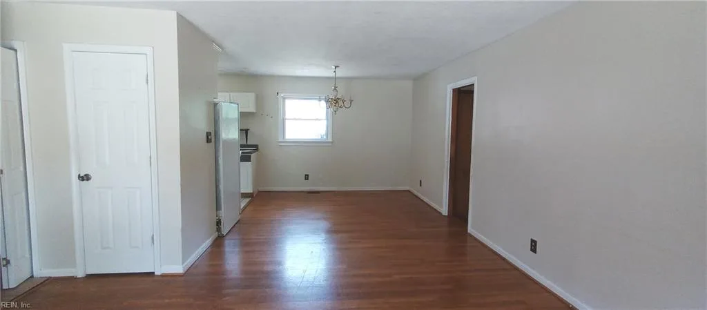 329 DE LAURA DR, NEWPORTNEWS VA 23608 - Photo 4