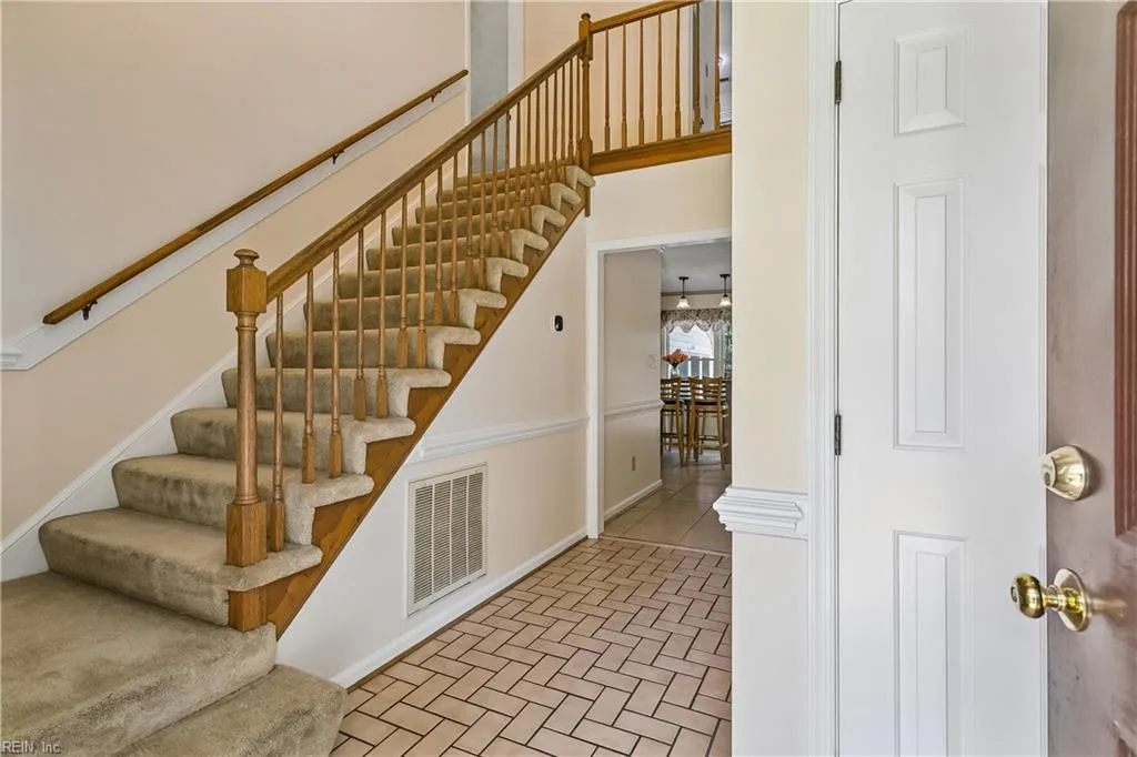 101 Cranwood CT, YORKTOWN VA 23693 - Photo 5