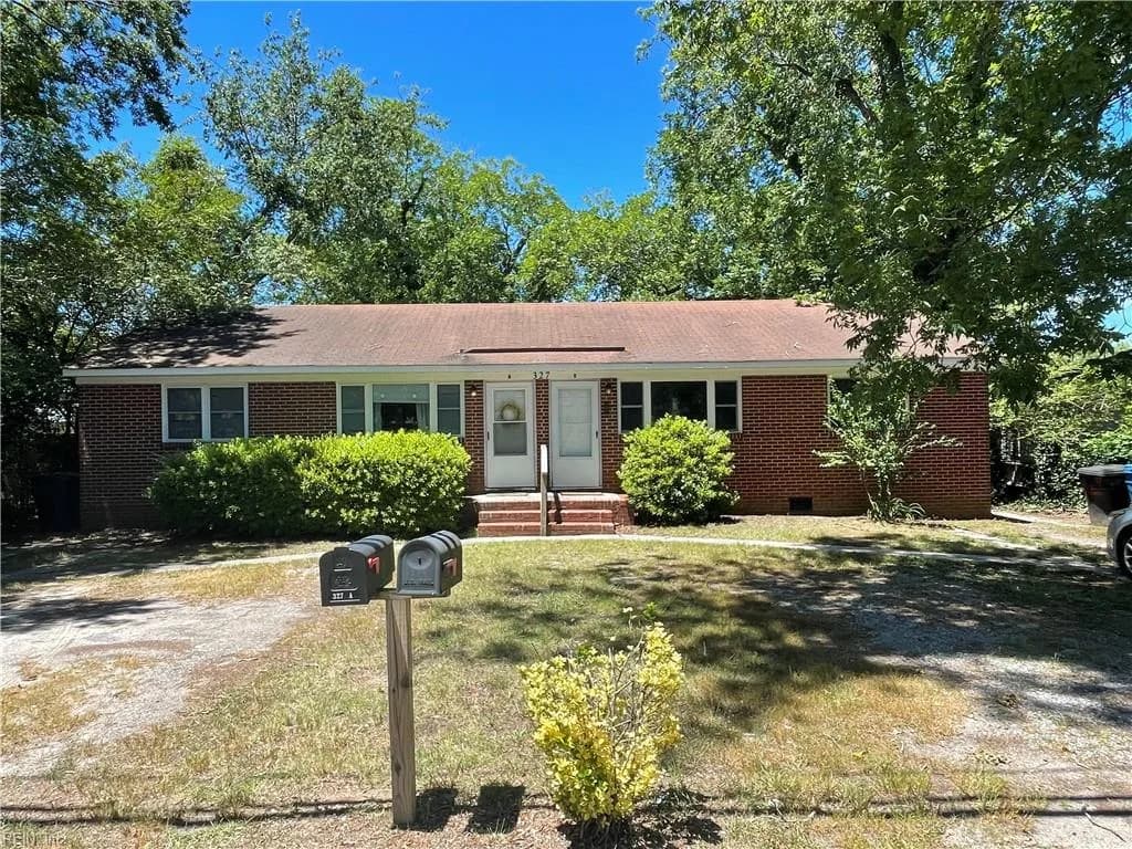 327 West LN #B, VIRGINIABEACH VA 23454 - Photo 2