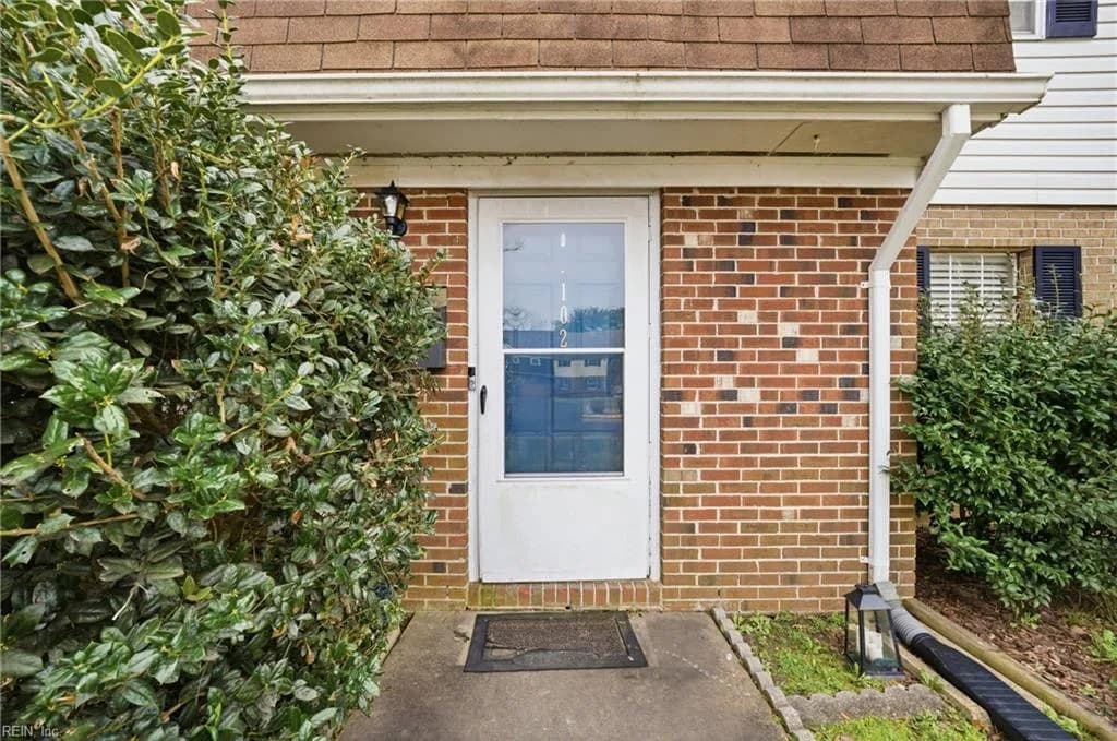 102 Tyburn CT, HAMPTON VA 23669 - Photo 3