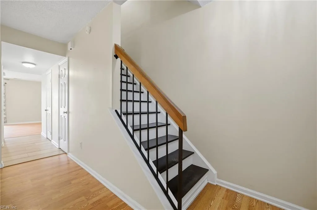 102 Tyburn CT, HAMPTON VA 23669 - Photo 5