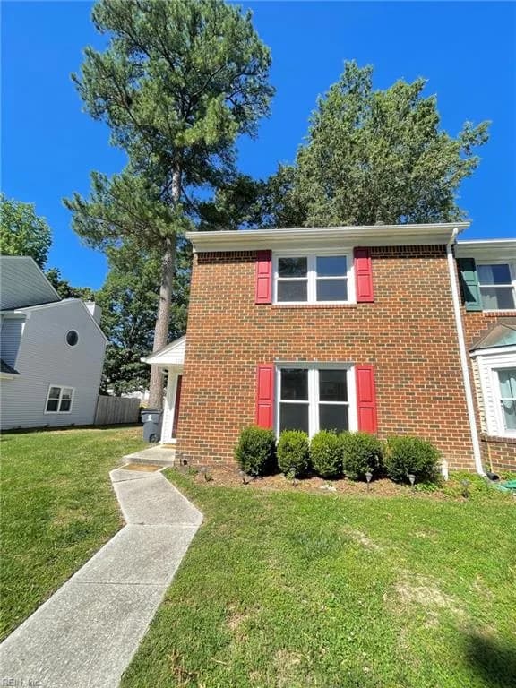 110 Kingsbridge LN, YORKTOWN VA 23692 - Main photo